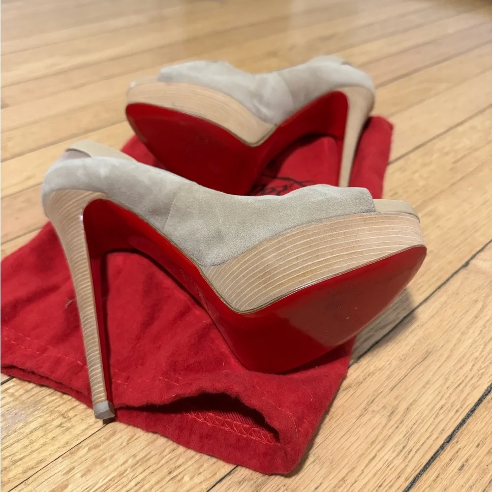 Christian Louboutin Women's Tan Peep-Toe Heels - Picture 3 of 6